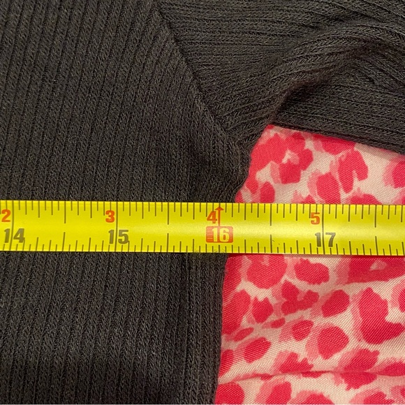 Turtle Neck - Picture 7 of 9